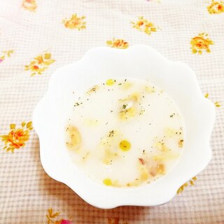オリーブ風味♪炒り卵の豆乳スープ